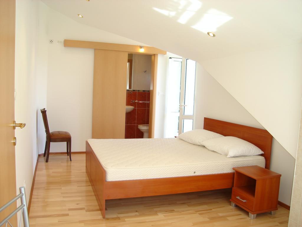 Apartments & Rooms Villa Lucija Polače エクステリア 写真